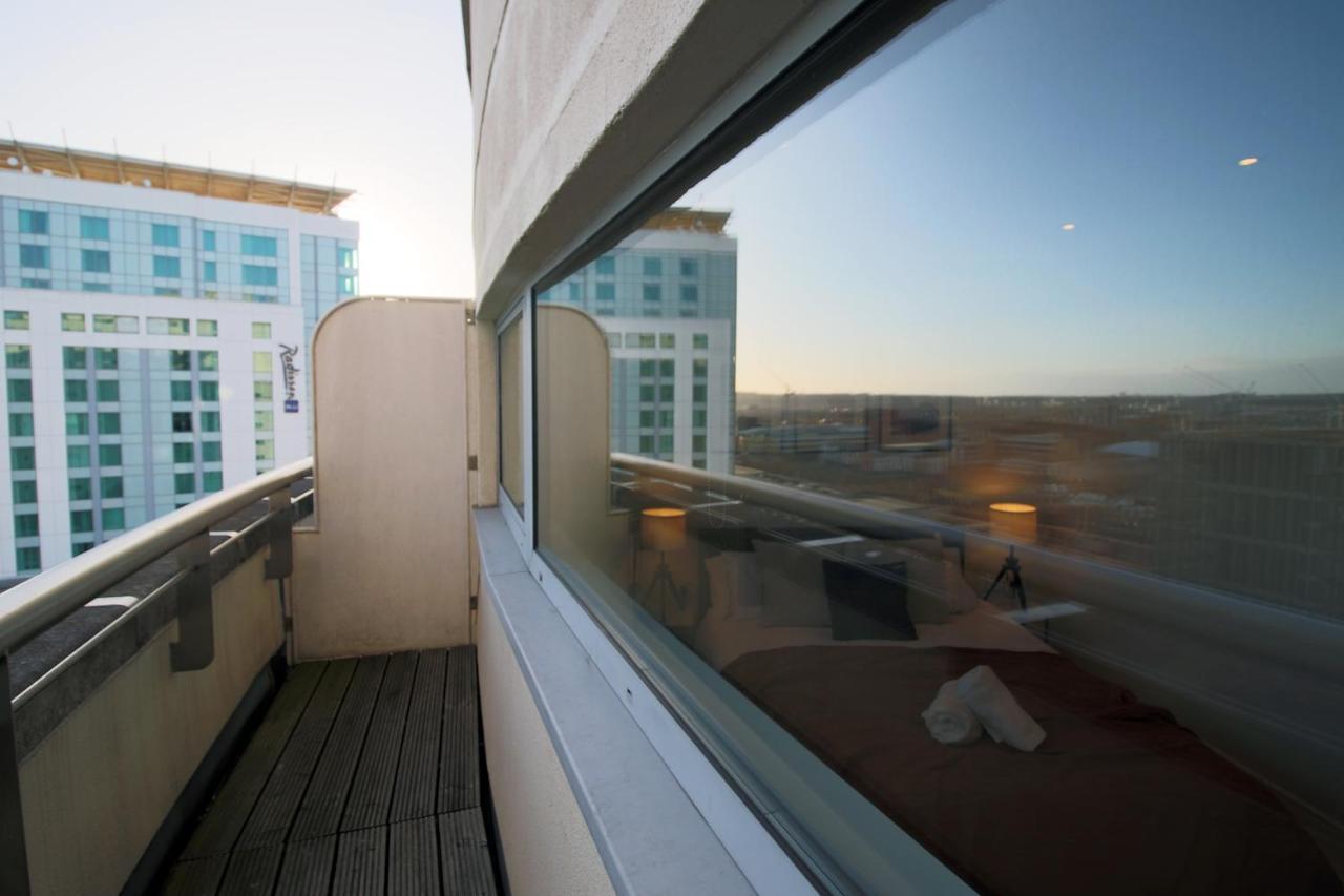 The Skyline - Luxury City Centre Flat With Designated Parking Cardiff Extérieur photo