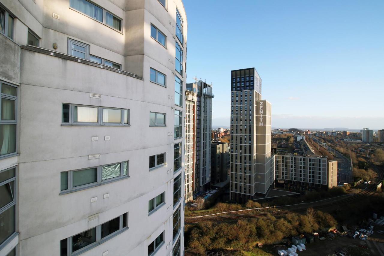 The Skyline - Luxury City Centre Flat With Designated Parking Cardiff Extérieur photo