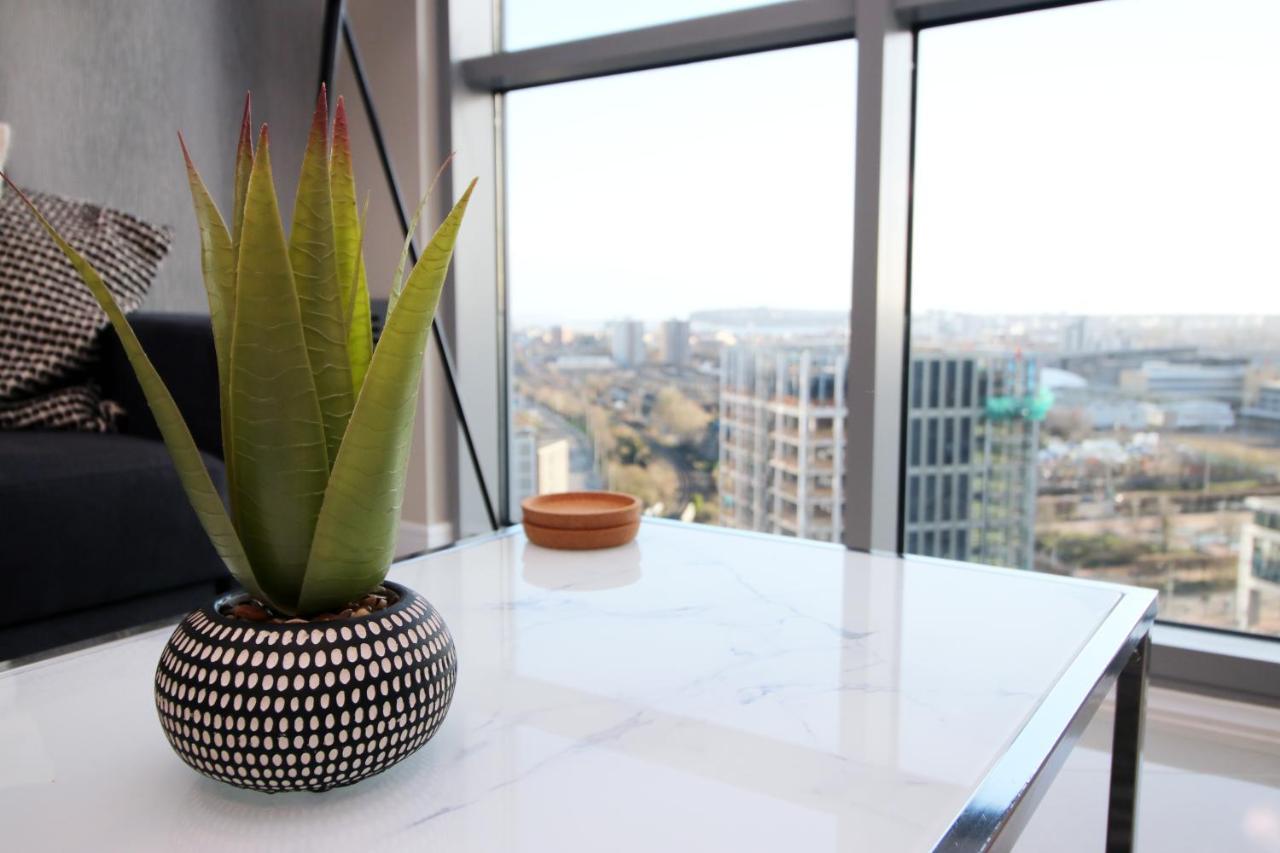The Skyline - Luxury City Centre Flat With Designated Parking Cardiff Extérieur photo