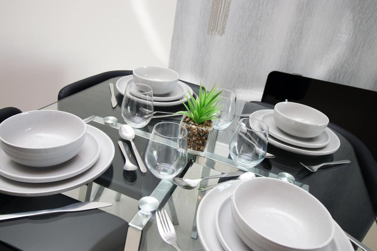 The Skyline - Luxury City Centre Flat With Designated Parking Cardiff Extérieur photo