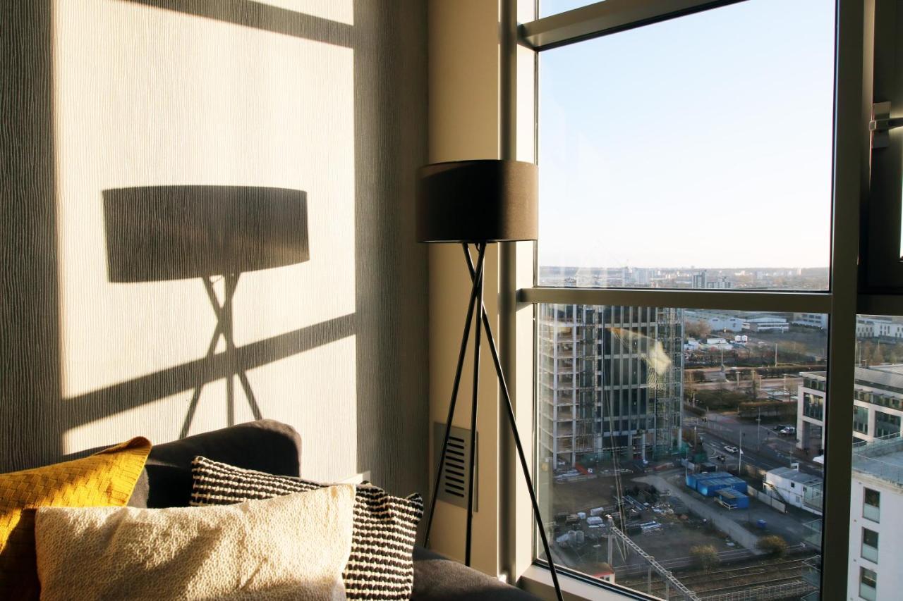 The Skyline - Luxury City Centre Flat With Designated Parking Cardiff Extérieur photo