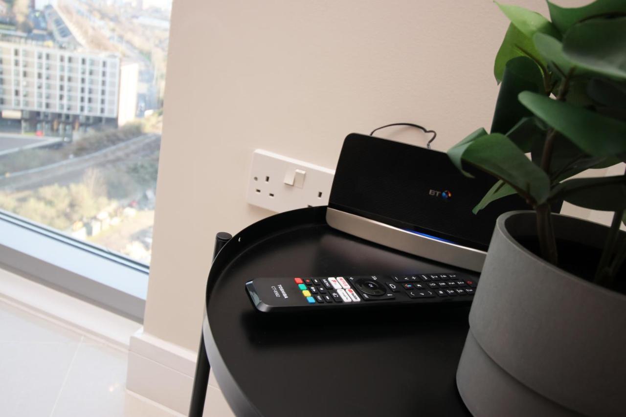 The Skyline - Luxury City Centre Flat With Designated Parking Cardiff Extérieur photo