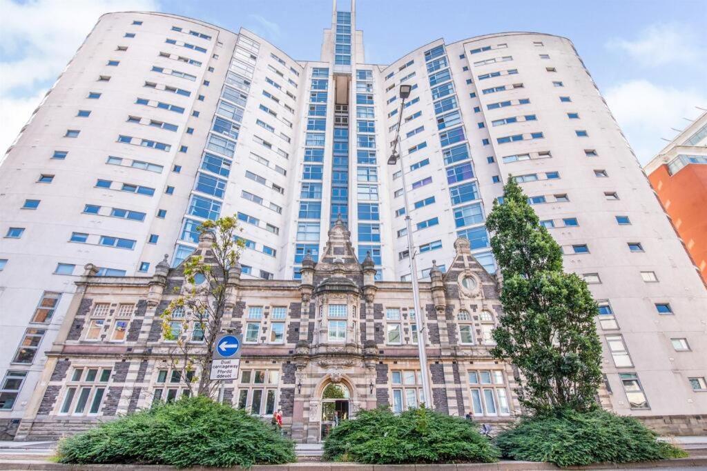 The Skyline - Luxury City Centre Flat With Designated Parking Cardiff Extérieur photo
